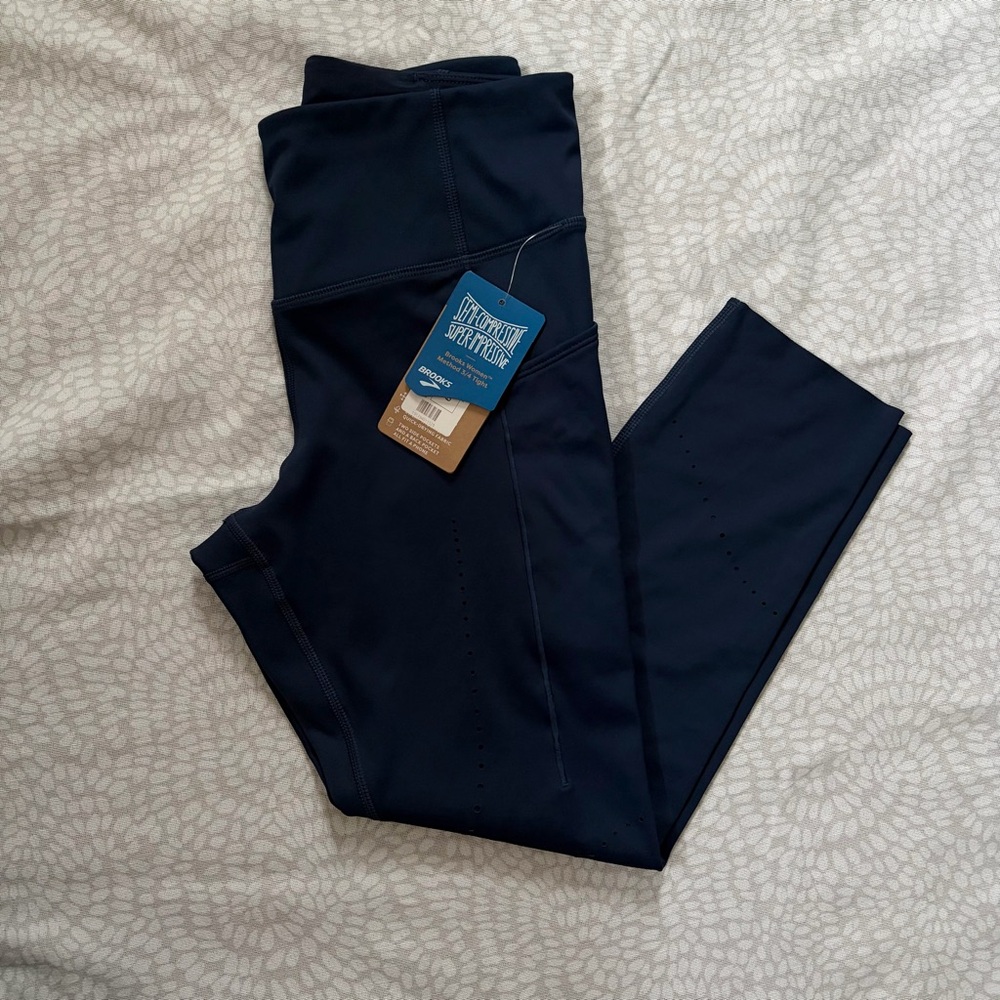 Brooks Women’s Method 3/4 Tight size small